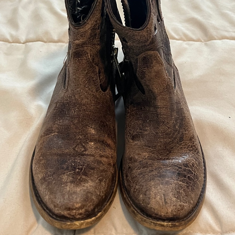 Ankle boots